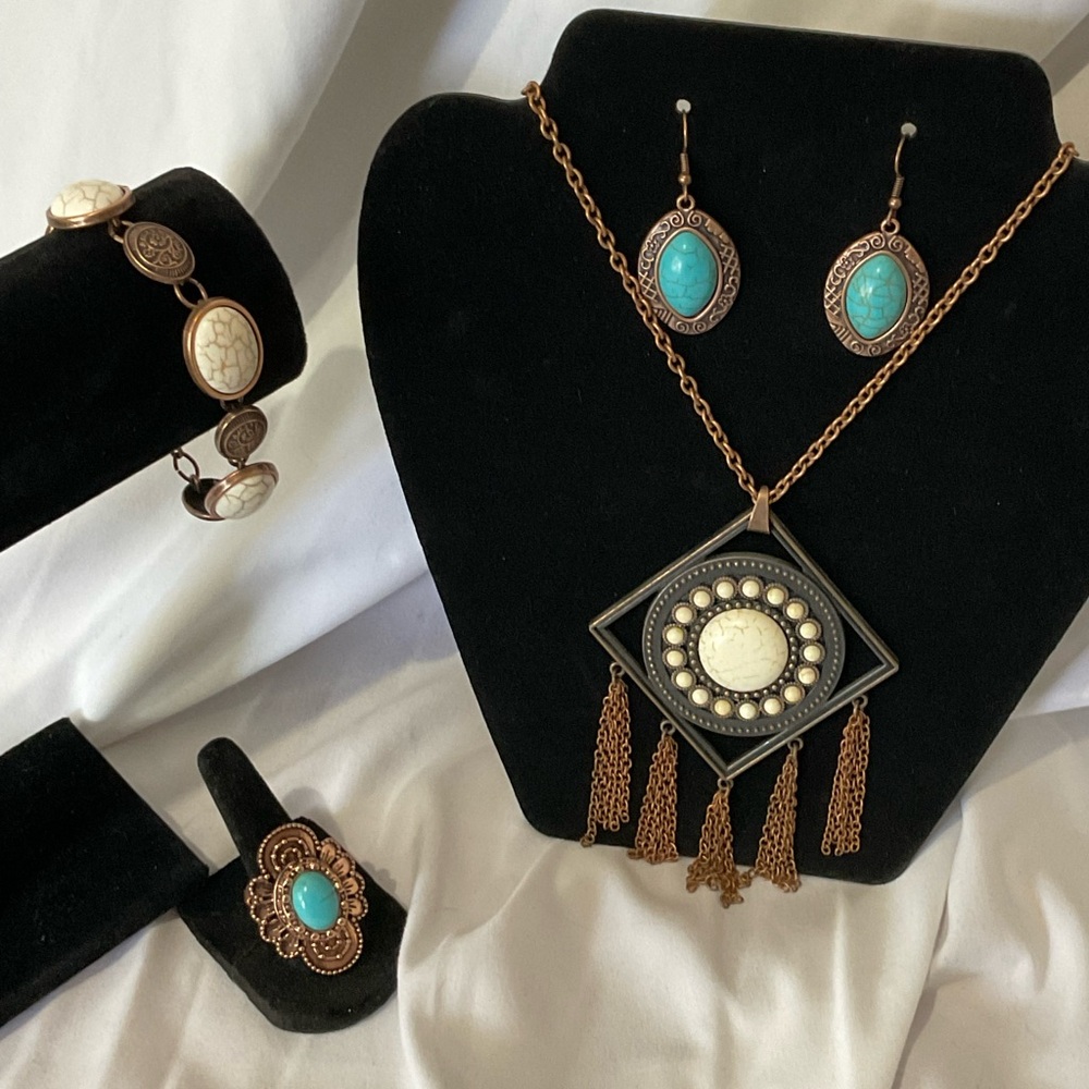 Paparazzi Women’s White & Blue Turquoise Copper Tone Western Bohemian Set NWOT